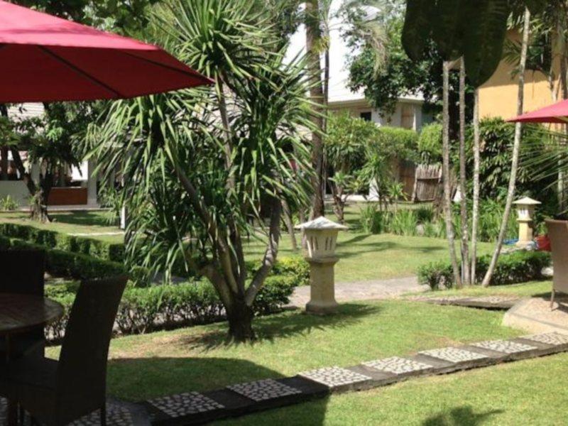 Dewi Sri Hotel Легиан Экстерьер фото